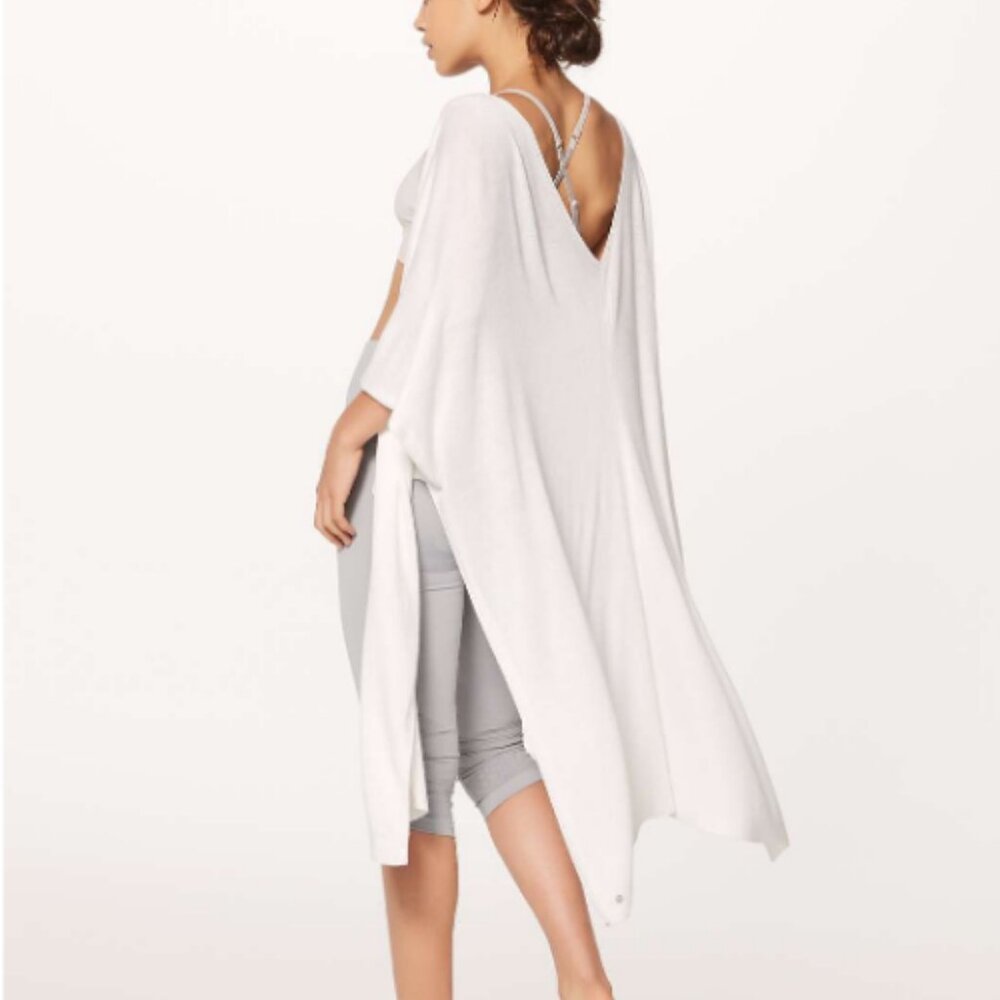 Lululemon Heart Opener One Size Cloak LW3ANFS Silk Blend